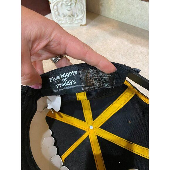Five Nights At Freddy's Freddy Fazbear’s Pizza Snapback Hat - Picture 6 of 6